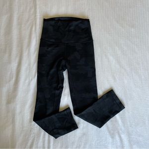 Lululemon like new Wunder Train camo crop leggings